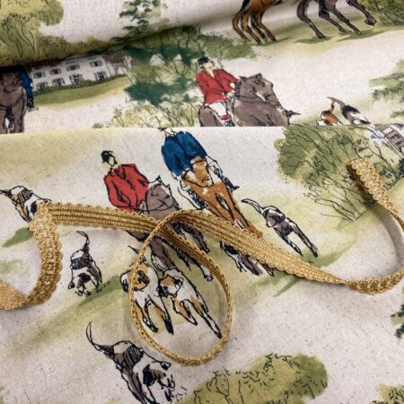 Hunting Scene on Natural Linen Look - Image 6