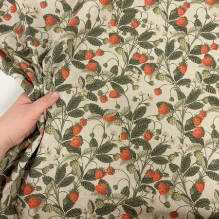 Strawberries Linen Look